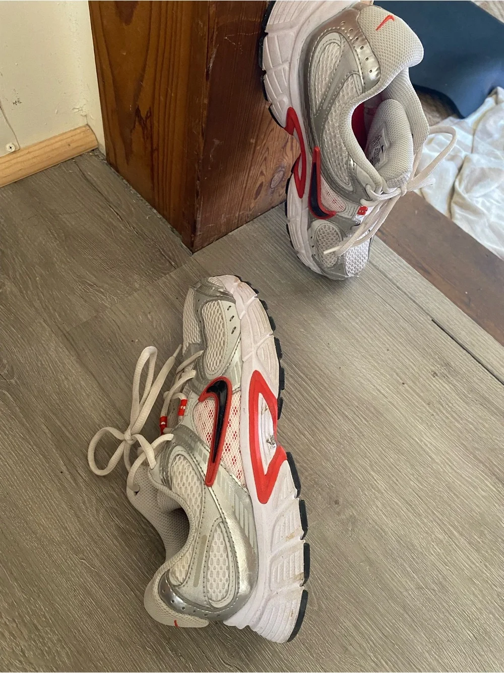 Nike Women White and Silver Sneakers with Red Accents